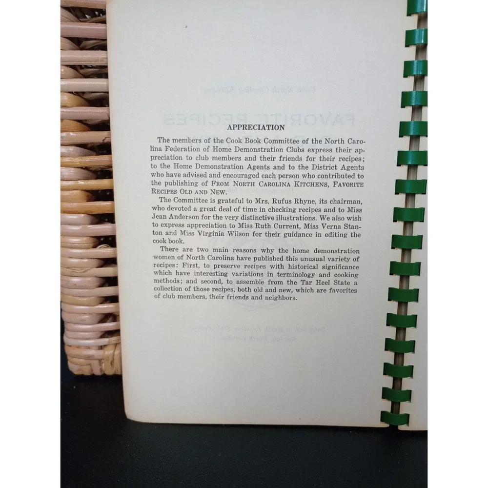 North Carolina Federation Of‎ Home Demonstration Clubs Cookbook Family History